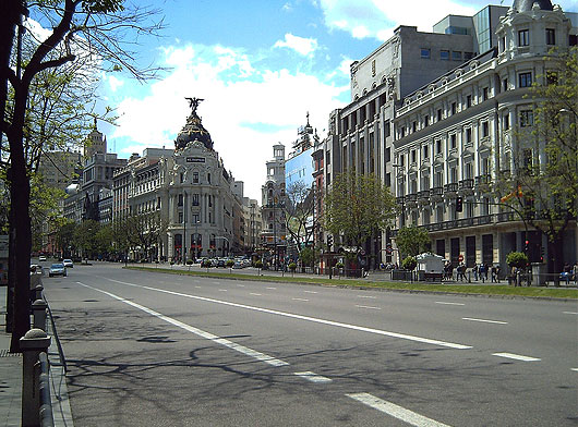 Calle Alcalá | Foto de Zaqarbal (Flickr)